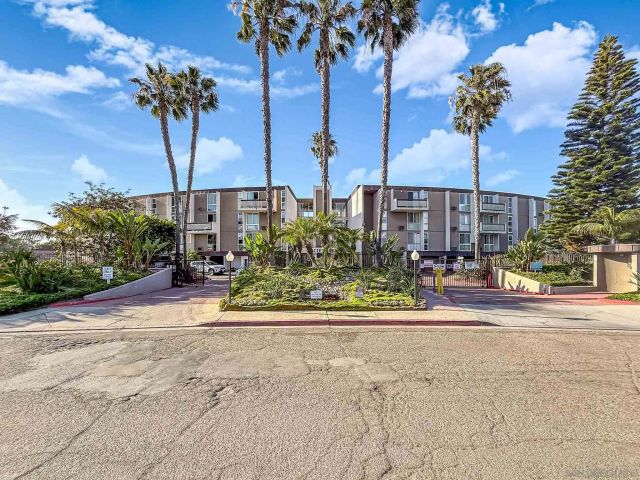 3050 Rue Dorleans 202, San Diego, CA 92110