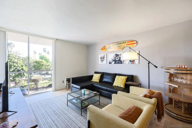 3050 Rue Dorleans 202, San Diego, CA 92110