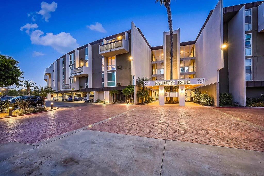 3050 Rue Dorleans 202, San Diego, CA 92110
