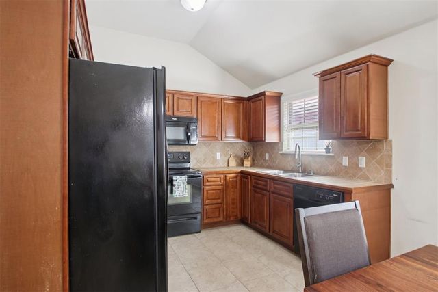 3616 Green Apple Place, Moore, OK 73160