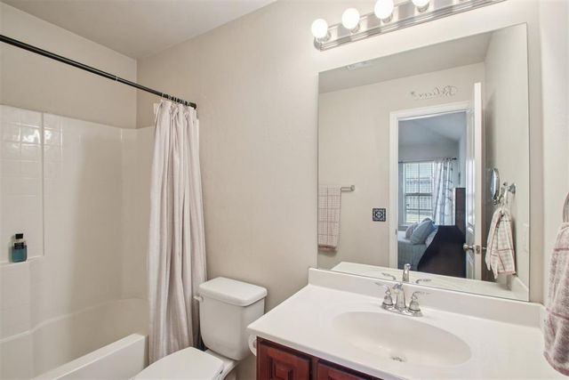 3616 Green Apple Place, Moore, OK 73160