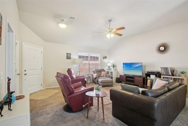 3616 Green Apple Place, Moore, OK 73160