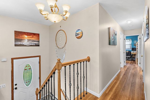 45 Brook St, Easthampton, MA 01027