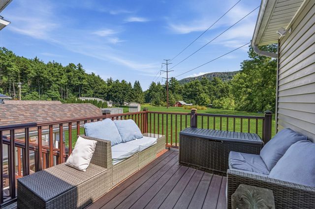45 Brook St, Easthampton, MA 01027
