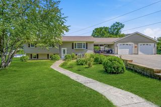 45 Brook St, Easthampton, MA 01027