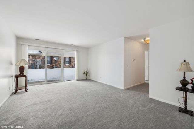 184 Brook Lane 350, Vernon Hills, IL 60061