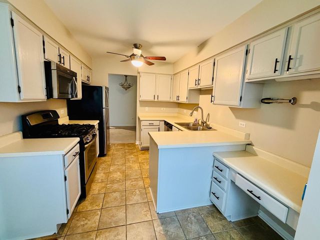 184 Brook Lane 350, Vernon Hills, IL 60061