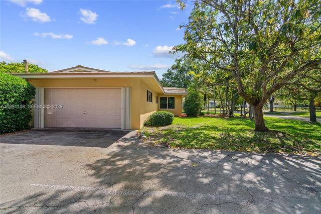 8201 SW 150th Drive, Palmetto Bay, FL 33158