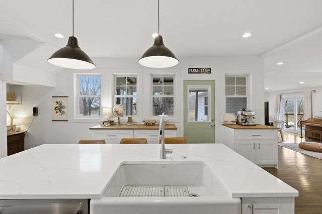 2073 Hawkinson Road, Oregon, WI 53575