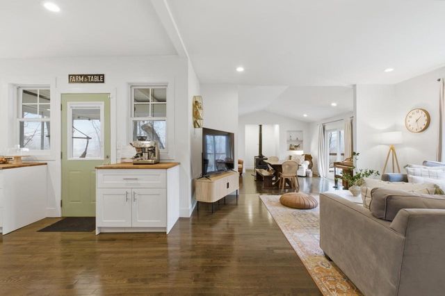 2073 Hawkinson Road, Oregon, WI 53575