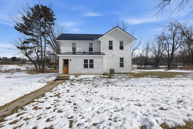 2073 Hawkinson Road, Oregon, WI 53575