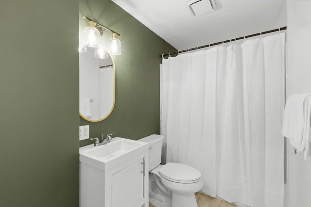 2073 Hawkinson Road, Oregon, WI 53575