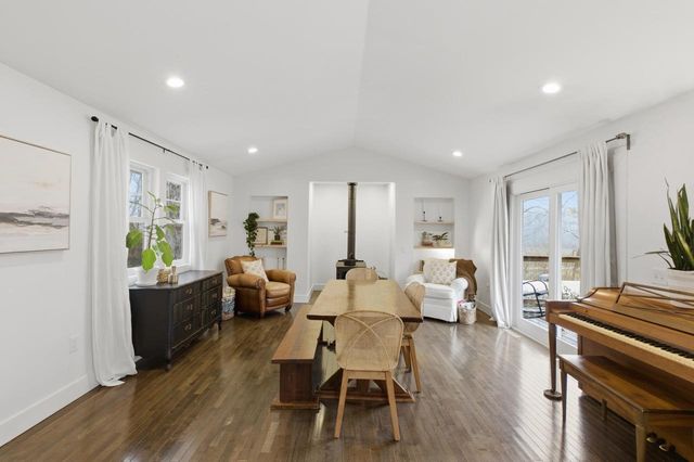 2073 Hawkinson Road, Oregon, WI 53575