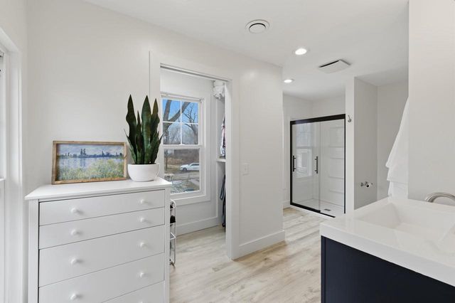 2073 Hawkinson Road, Oregon, WI 53575