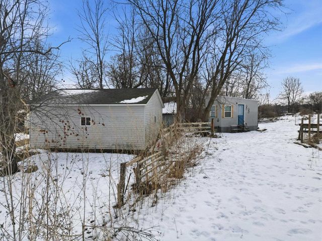 2073 Hawkinson Road, Oregon, WI 53575