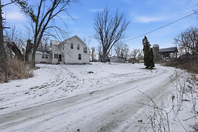 2073 Hawkinson Road, Oregon, WI 53575