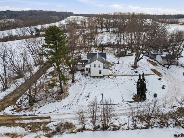 2073 Hawkinson Road, Oregon, WI 53575