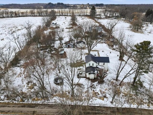 2073 Hawkinson Road, Oregon, WI 53575