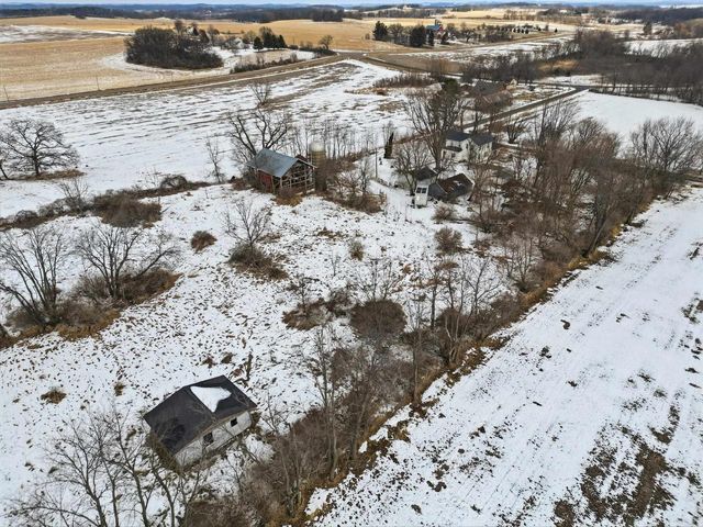 2073 Hawkinson Road, Oregon, WI 53575