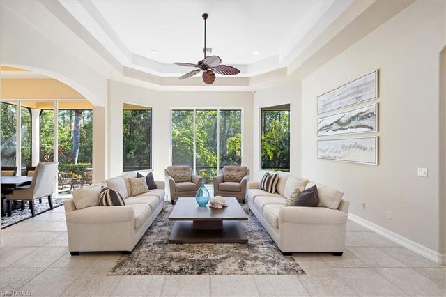 9094 Sahalee CT, Naples, FL 34113