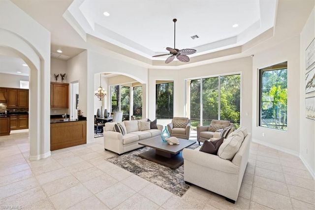 9094 Sahalee CT, Naples, FL 34113