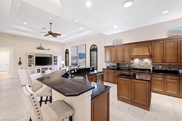 9094 Sahalee CT, Naples, FL 34113