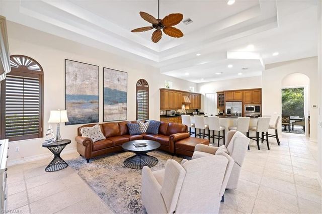 9094 Sahalee CT, Naples, FL 34113