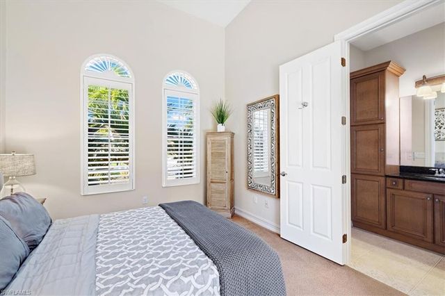 9094 Sahalee CT, Naples, FL 34113