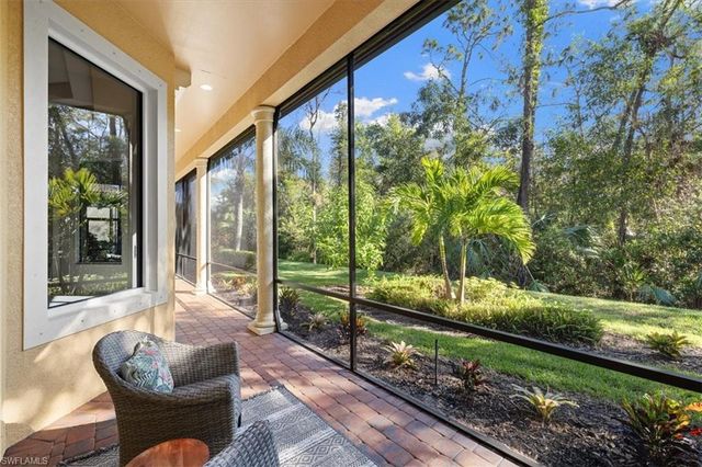 9094 Sahalee CT, Naples, FL 34113