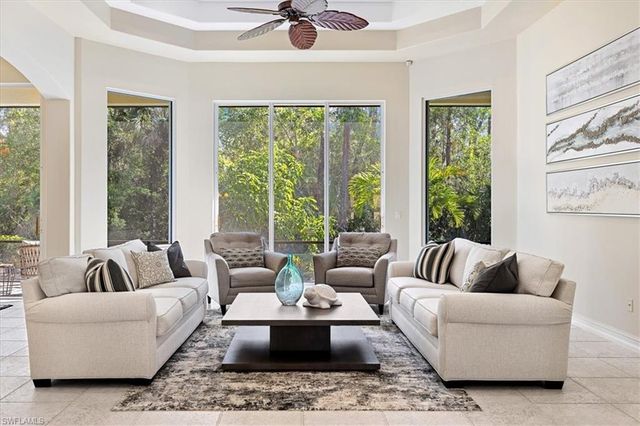 9094 Sahalee CT, Naples, FL 34113