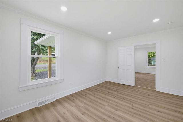848 Clarkway Avenue, Eden, NC 27288