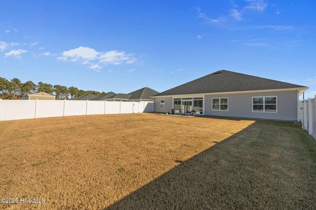 2750 Luna Lane, Winterville, NC 28590