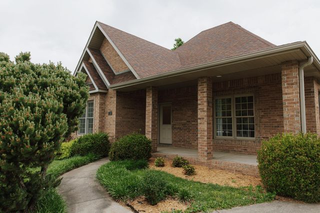 3636 S Britain Avenue, Springfield, MO 65807