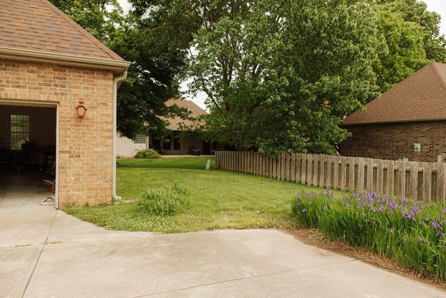 3636 S Britain Avenue, Springfield, MO 65807