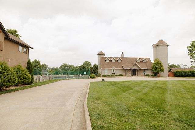 3636 S Britain Avenue, Springfield, MO 65807