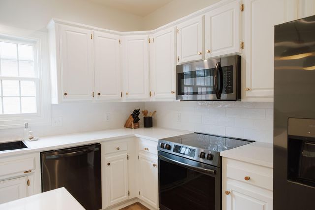 3636 S Britain Avenue, Springfield, MO 65807