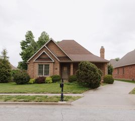 3636 S Britain Avenue, Springfield, MO 65807