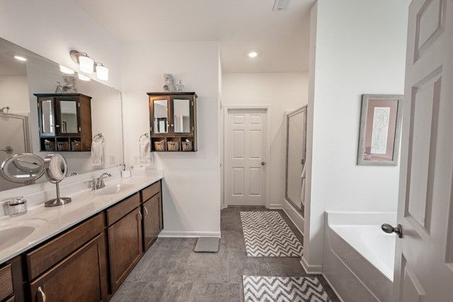 183 Hampshire Way, White House, TN 37188