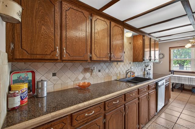 68 Maple Road, Pryor, OK 74361