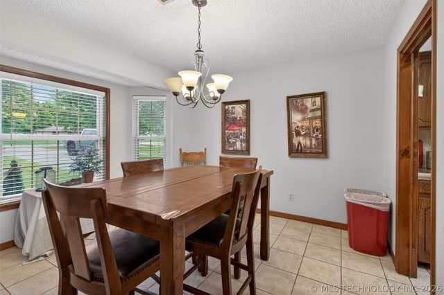 68 Maple Road, Pryor, OK 74361