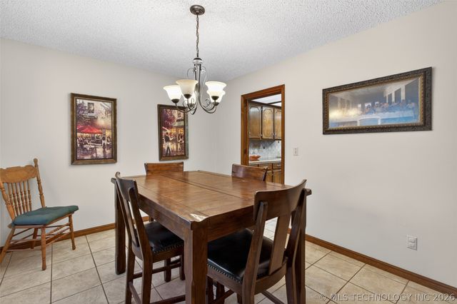 68 Maple Road, Pryor, OK 74361
