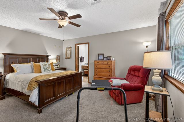 68 Maple Road, Pryor, OK 74361