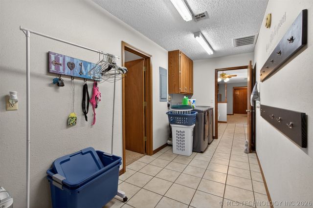 68 Maple Road, Pryor, OK 74361