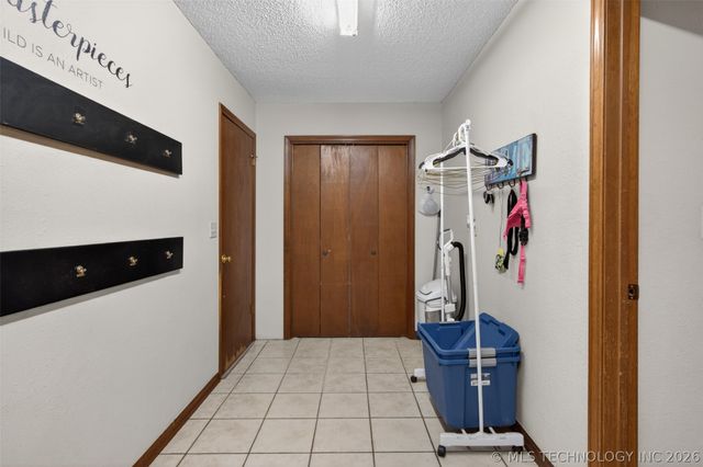 68 Maple Road, Pryor, OK 74361