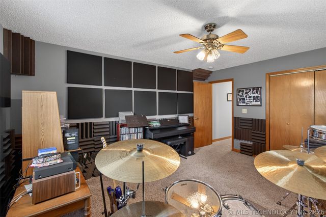 68 Maple Road, Pryor, OK 74361