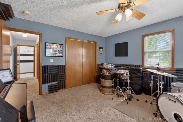 68 Maple Road, Pryor, OK 74361