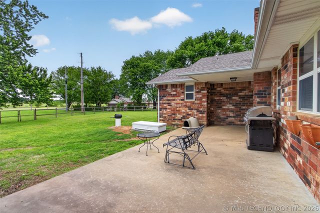 68 Maple Road, Pryor, OK 74361