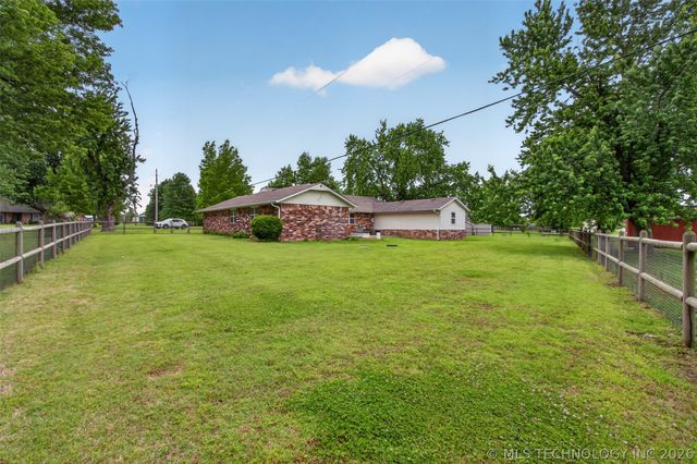 68 Maple Road, Pryor, OK 74361