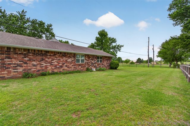 68 Maple Road, Pryor, OK 74361