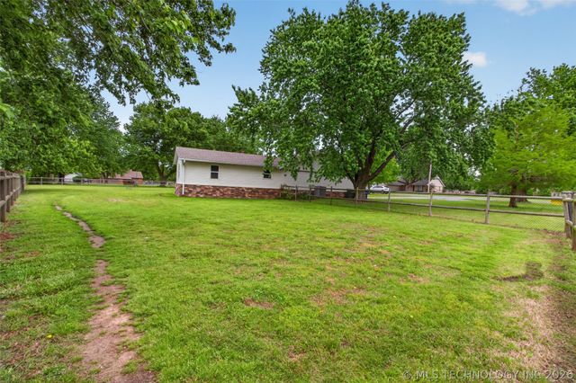 68 Maple Road, Pryor, OK 74361